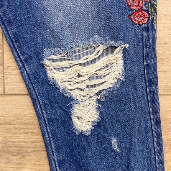 Missguided | Riot | Embroidered High Rise Distressed Mom Jeans - Picture 6 of 16